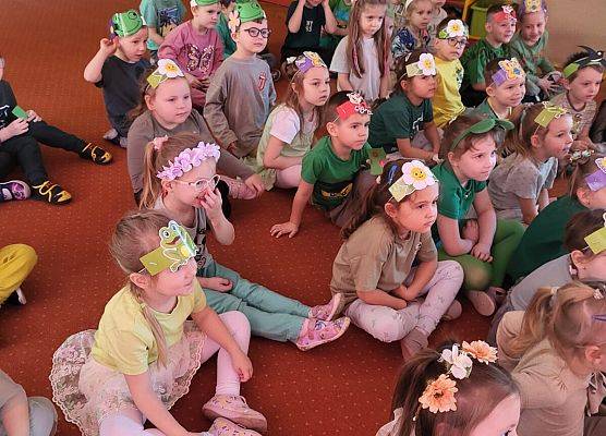 PRZEDSZKOLAKI WITAJĄ WIOSNĘ grafika