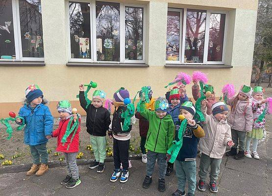 PRZEDSZKOLAKI WITAJĄ WIOSNĘ grafika