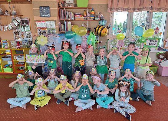 PRZEDSZKOLAKI WITAJĄ WIOSNĘ grafika