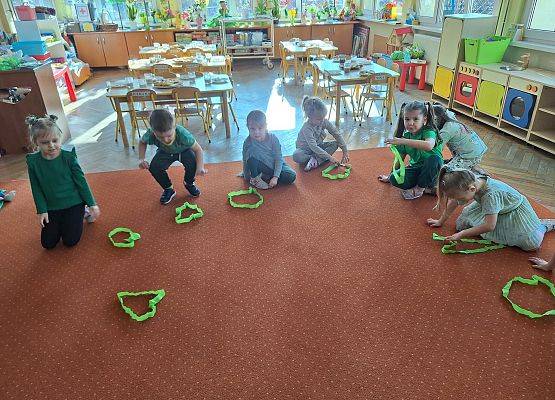 PRZEDSZKOLAKI WITAJĄ WIOSNĘ grafika