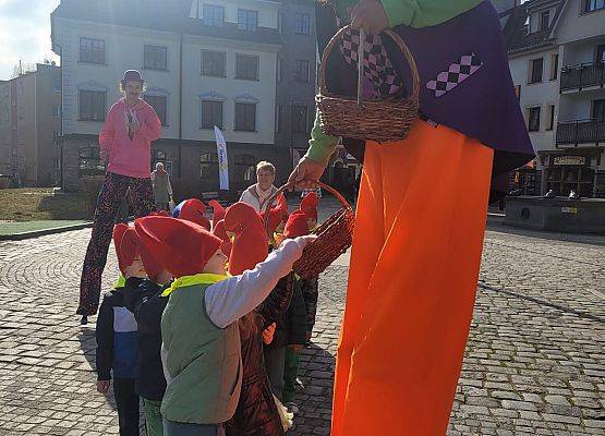 PRZEDSZKOLAKI WITAJĄ WIOSNĘ grafika