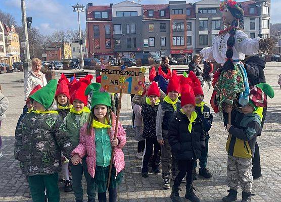 PRZEDSZKOLAKI WITAJĄ WIOSNĘ grafika