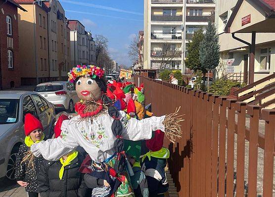 PRZEDSZKOLAKI WITAJĄ WIOSNĘ grafika