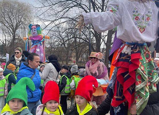 PRZEDSZKOLAKI WITAJĄ WIOSNĘ grafika