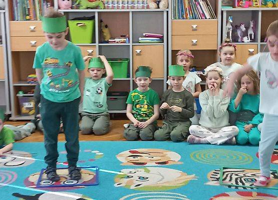 PRZEDSZKOLAKI WITAJĄ WIOSNĘ grafika