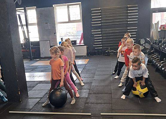 MOTYLKI NA SIŁOWNI AGOGA GYM LĘBORK grafika