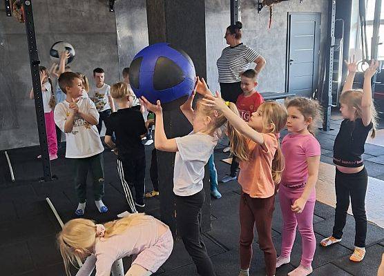 MOTYLKI NA SIŁOWNI AGOGA GYM LĘBORK grafika