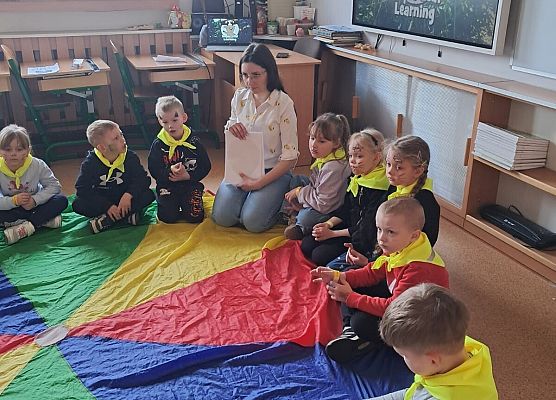 STARSZAKI W SPOŁECZNEJ JĘZYKOWEJ SZKOLE PODSTAWOWEJ W LĘBORKU grafika