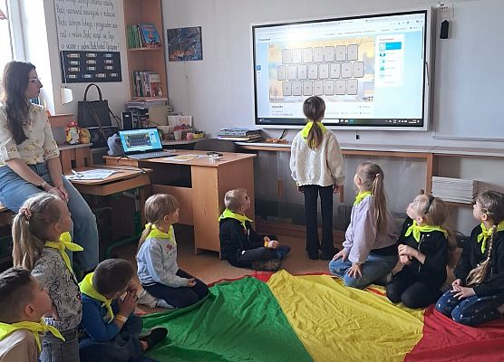 STARSZAKI W SPOŁECZNEJ JĘZYKOWEJ SZKOLE PODSTAWOWEJ W LĘBORKU grafika