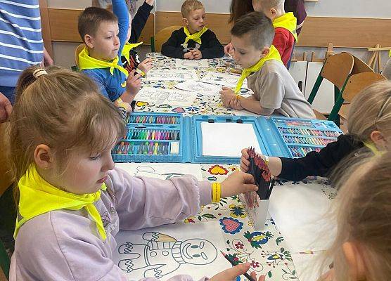 STARSZAKI W SPOŁECZNEJ JĘZYKOWEJ SZKOLE PODSTAWOWEJ W LĘBORKU grafika