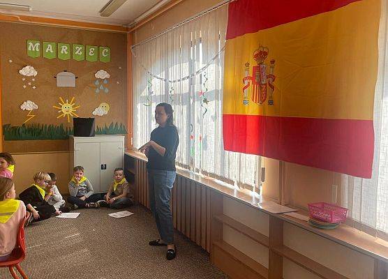 STARSZAKI W SPOŁECZNEJ JĘZYKOWEJ SZKOLE PODSTAWOWEJ W LĘBORKU grafika