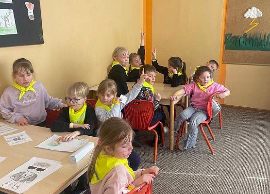 STARSZAKI W SPOŁECZNEJ JĘZYKOWEJ SZKOLE PODSTAWOWEJ W LĘBORKU grafika