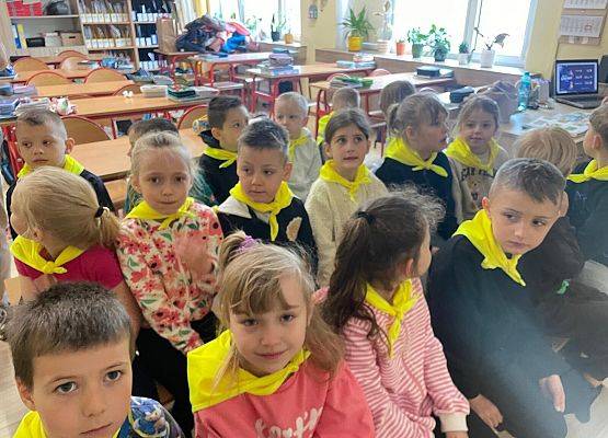 STARSZAKI NA LEKCJI W SZKOLE PODSTAWOWEJ NR 8 W LĘBORKU grafika