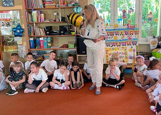 POŻEGNANIE STARSZAKÓW Z PERSONELEM ORAZ MŁODSZYMI KOLEGAMI grafika