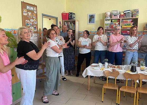 POŻEGNANIE STARSZAKÓW Z PERSONELEM ORAZ MŁODSZYMI KOLEGAMI grafika