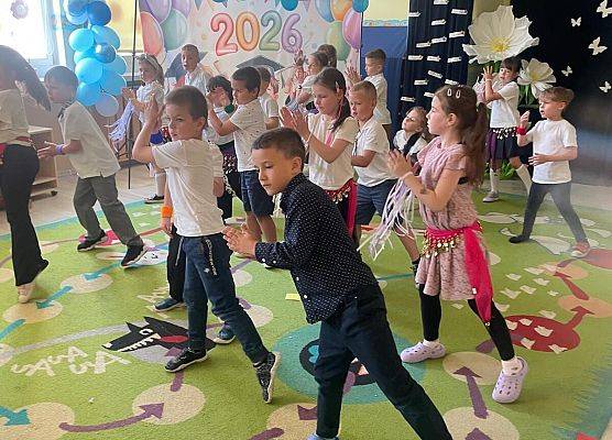 POŻEGNANIE STARSZAKÓW Z PERSONELEM ORAZ MŁODSZYMI KOLEGAMI grafika