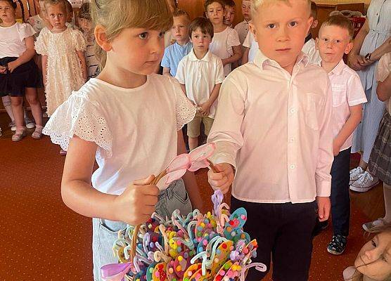 POŻEGNANIE STARSZAKÓW Z PERSONELEM ORAZ MŁODSZYMI KOLEGAMI grafika
