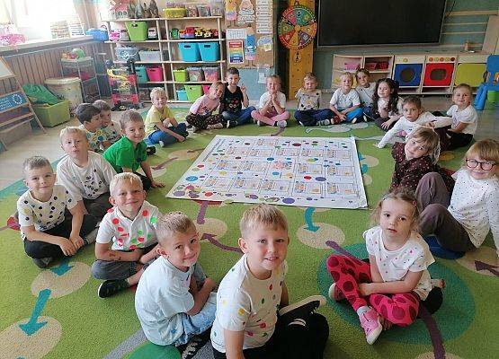 DZIEŃ KROPKI W PRZEDSZKOLU grafika