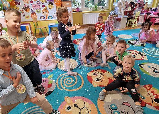 DZIEŃ PRZEDSZKOLAKA PEŁEN ZABAW grafika