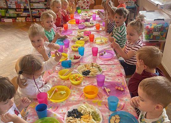 DZIEŃ PRZEDSZKOLAKA PEŁEN ZABAW grafika