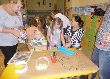 WARSZTATY  PLASTYCZNE  W  GRUPIE  SŁONECZEK grafika