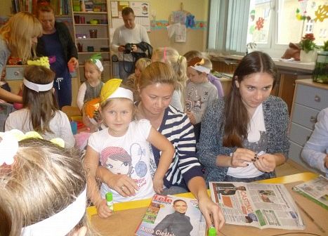 WARSZTATY  PLASTYCZNE  W  GRUPIE  SŁONECZEK grafika