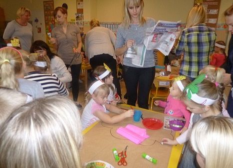 WARSZTATY  PLASTYCZNE  W  GRUPIE  SŁONECZEK grafika