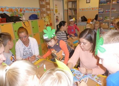 WARSZTATY  PLASTYCZNE  W  GRUPIE  SŁONECZEK grafika