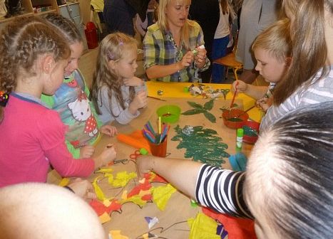 WARSZTATY  PLASTYCZNE  W  GRUPIE  SŁONECZEK grafika