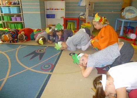 WARSZTATY  PLASTYCZNE  W  GRUPIE  SŁONECZEK grafika