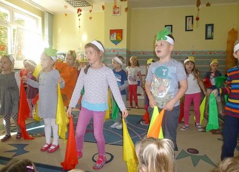 WARSZTATY  PLASTYCZNE  W  GRUPIE  SŁONECZEK grafika