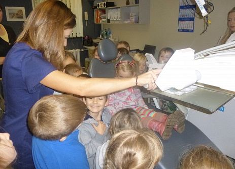 MISIAKI U STOMATOLOGA grafika