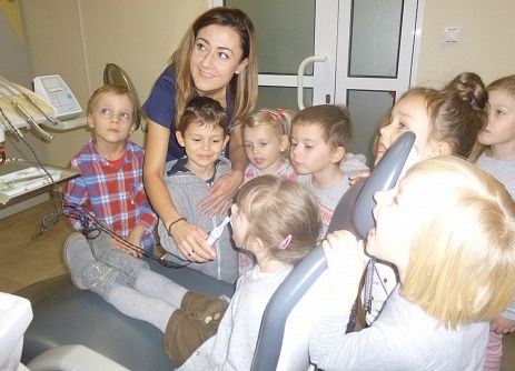 MISIAKI U STOMATOLOGA grafika