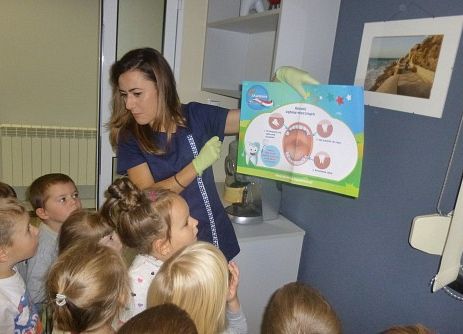 MISIAKI U STOMATOLOGA grafika