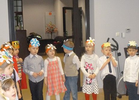 MISIAKI  U  SENIORÓW  W  MANGOLII grafika