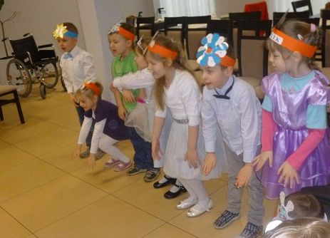 MISIAKI  U  SENIORÓW  W  MANGOLII grafika