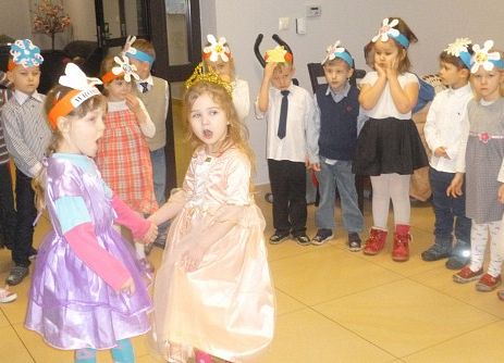 MISIAKI  U  SENIORÓW  W  MANGOLII grafika