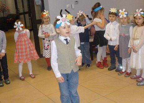 MISIAKI  U  SENIORÓW  W  MANGOLII grafika