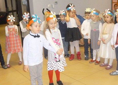 MISIAKI  U  SENIORÓW  W  MANGOLII grafika