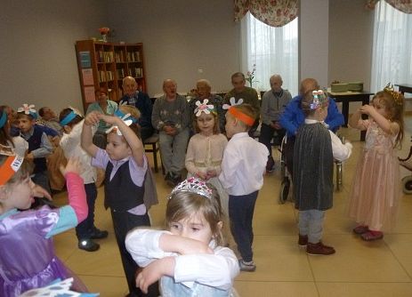 MISIAKI  U  SENIORÓW  W  MANGOLII grafika