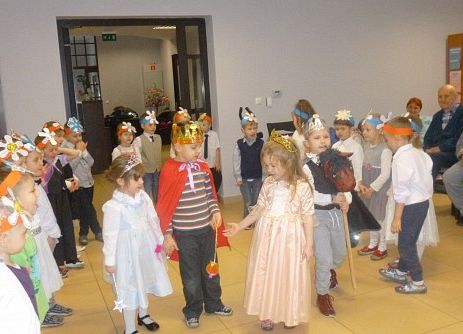 MISIAKI  U  SENIORÓW  W  MANGOLII grafika