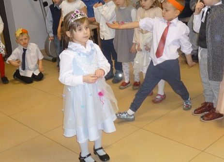 MISIAKI  U  SENIORÓW  W  MANGOLII grafika