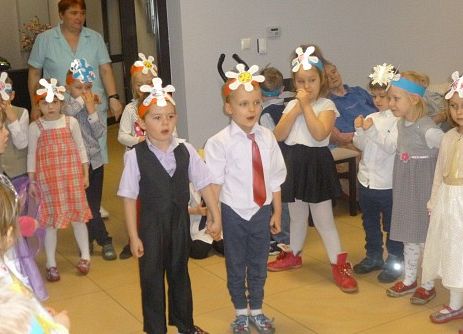 MISIAKI  U  SENIORÓW  W  MANGOLII grafika