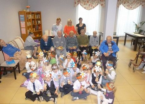 MISIAKI  U  SENIORÓW  W  MANGOLII grafika