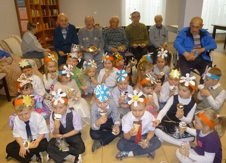 MISIAKI  U  SENIORÓW  W  MANGOLII grafika