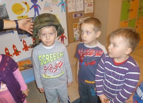 SPOTKANIE  STARSZKÓW  Z  ŻOŁNIERZEM grafika