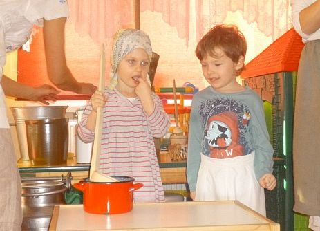 MLECZNA  DROGA  W  PRZEDSZKOLU  grafika