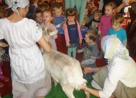 MLECZNA  DROGA  W  PRZEDSZKOLU  grafika