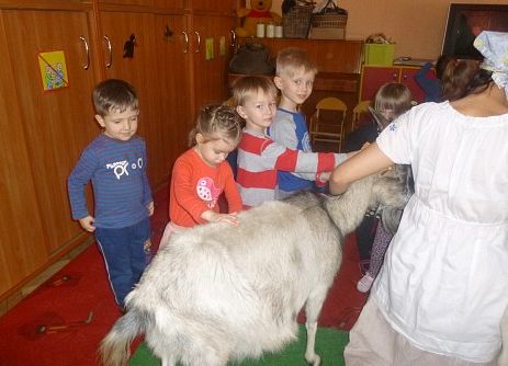 MLECZNA  DROGA  W  PRZEDSZKOLU  grafika