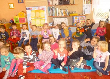 MLECZNA  DROGA  W  PRZEDSZKOLU  grafika